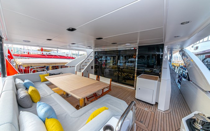 AZIMUT YACHTS NIRVANA BY THE SEA
