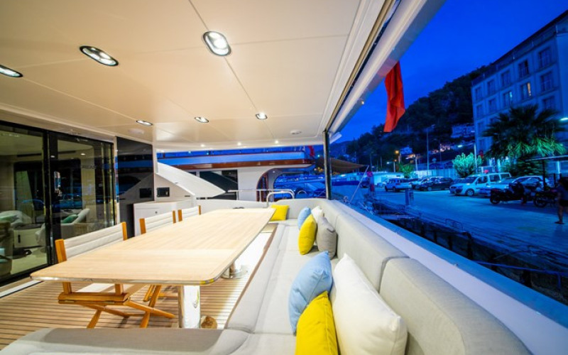 AZIMUT YACHTS NIRVANA BY THE SEA
