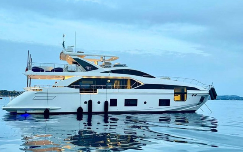AZIMUT YACHTS NIRVANA BY THE SEA