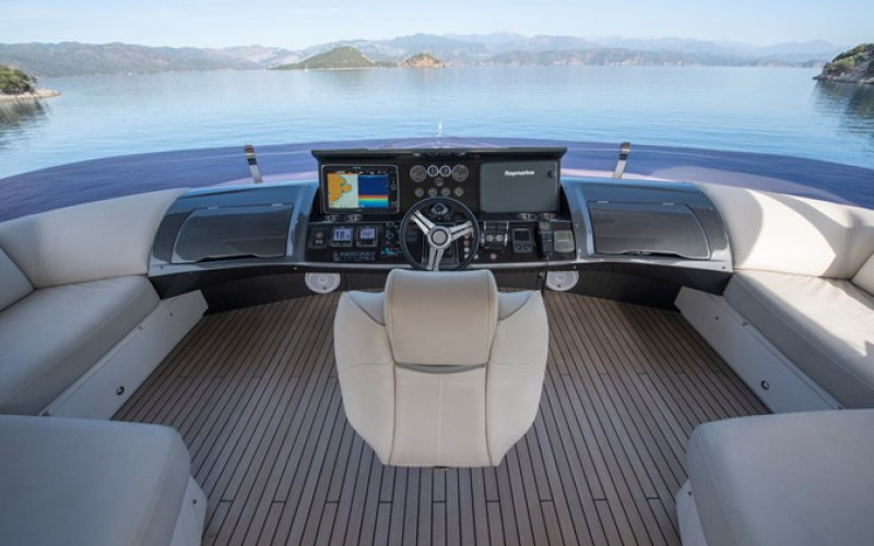 PRINCESS YACHTS 88 Motor Yacht LADY PARISA
