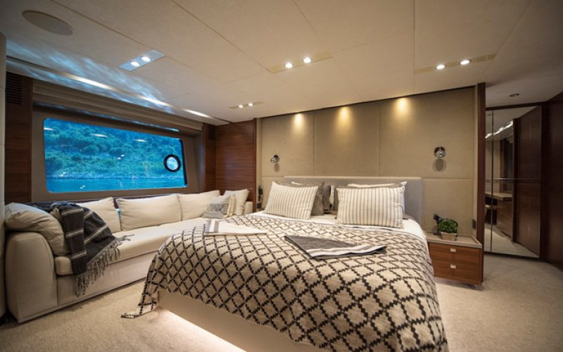 PRINCESS YACHTS 88 Motor Yacht LADY PARISA