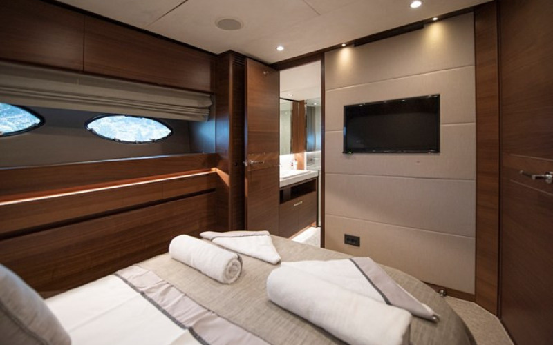 PRINCESS YACHTS 88 Motor Yacht LADY PARISA
