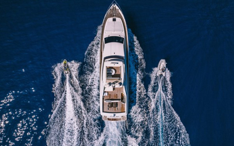 FERRETTI YACHTS 830 MAYBE NOT