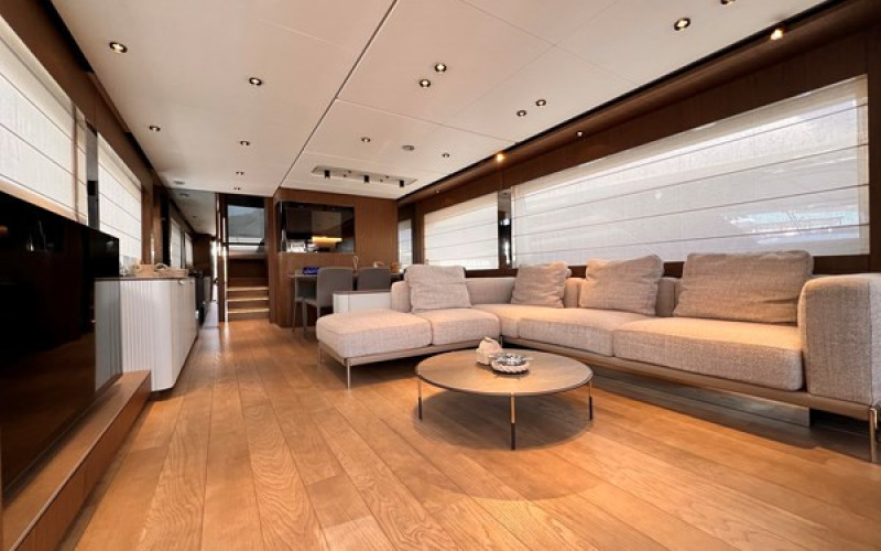 FERRETTI YACHTS 780 LD