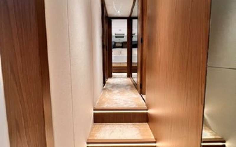 FERRETTI YACHTS 780 LD