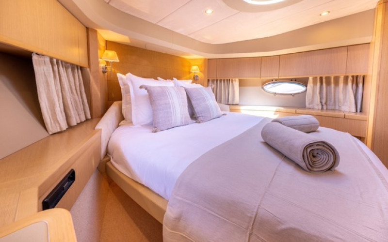 PRINCESS YACHTS PRINCESS V70