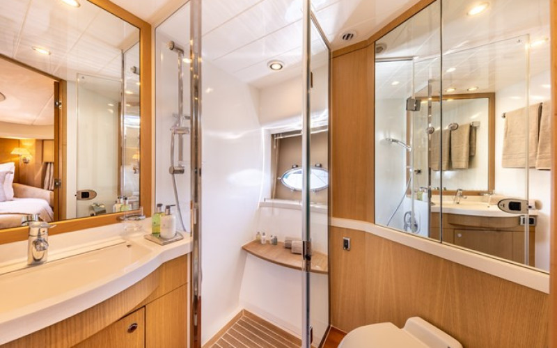 PRINCESS YACHTS PRINCESS V70 P'TITE BOUILLE