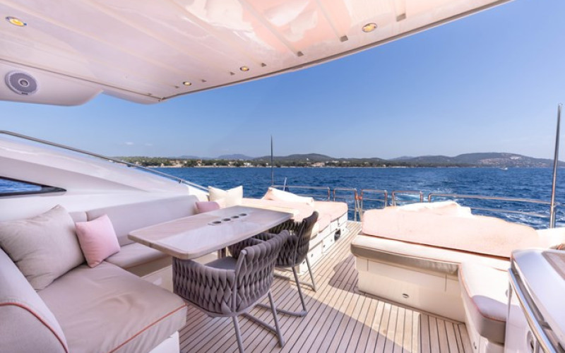 PRINCESS YACHTS PRINCESS V70 P'TITE BOUILLE