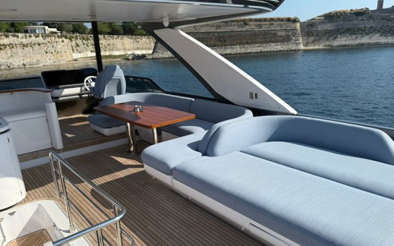 AZIMUT YACHTS Azimut Fly 68 AZIMUT FLY 68