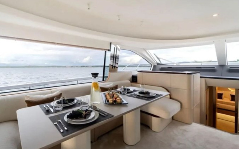 AZIMUT YACHTS Azimut Fly 68 AZIMUT FLY 68