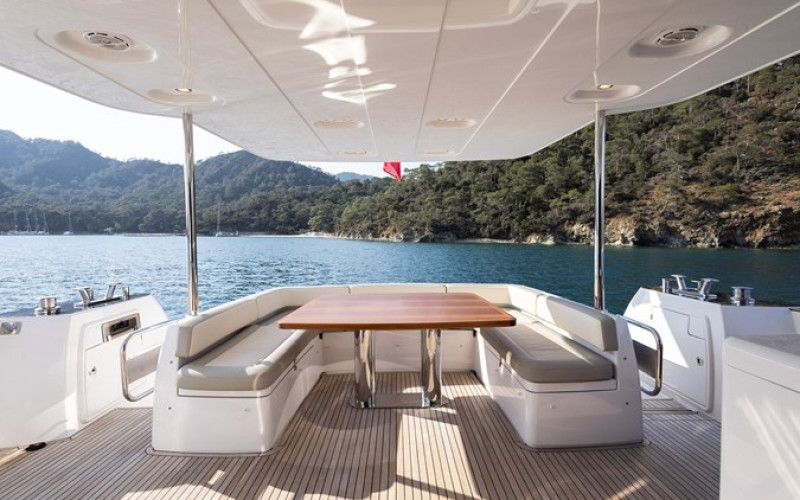 AZIMUT YACHTS AZ MAGELLANO 66