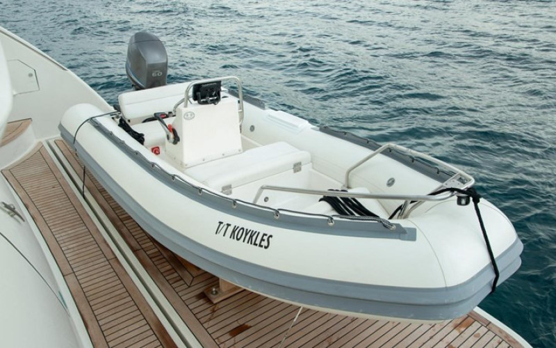 AZIMUT YACHTS 95 KOUKLES