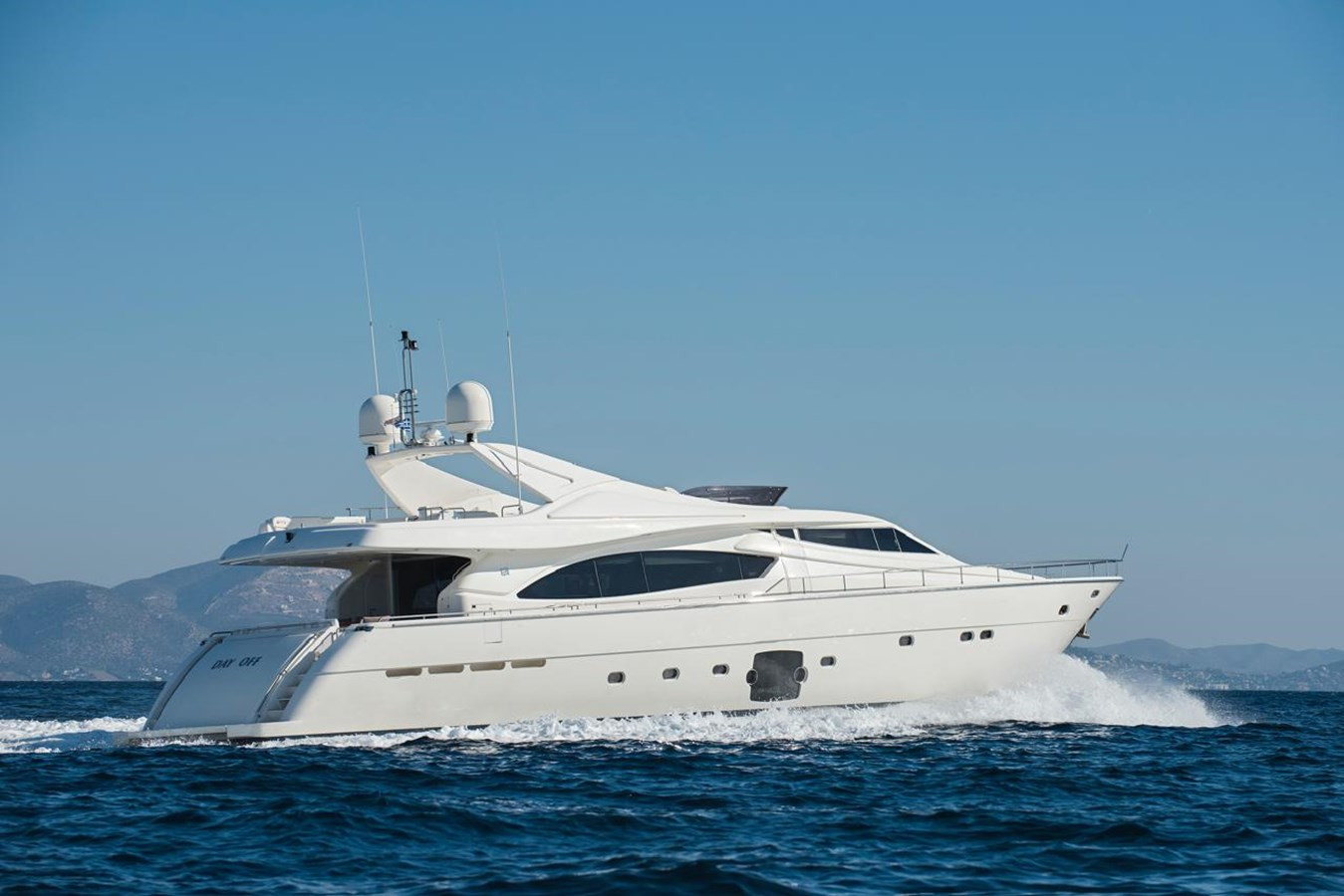 FERRETTI YACHTS 881 FERRETTI 881