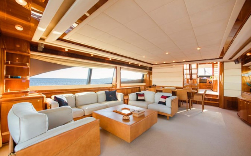 FERRETTI YACHTS 881 FERRETTI 881