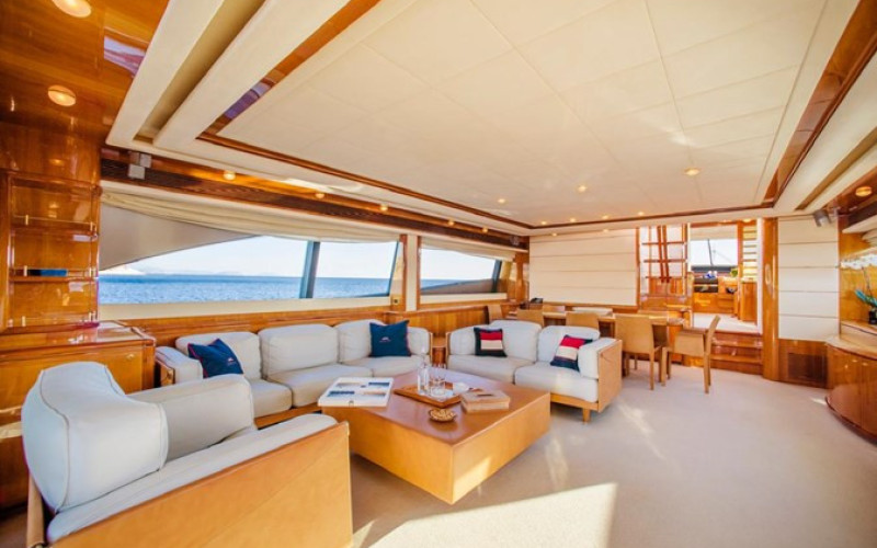 FERRETTI YACHTS 881 FERRETTI 881