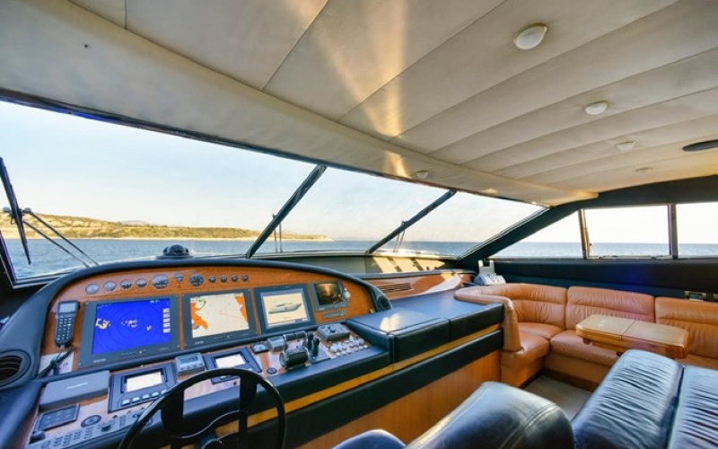 FERRETTI YACHTS 881 FERRETTI 881