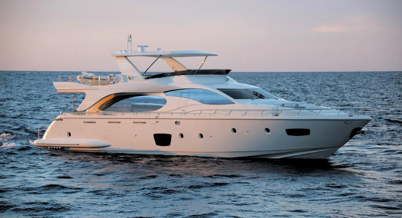 AZIMUT YACHTS 85F LA FENICE