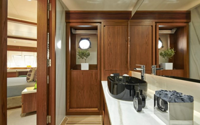 AZIMUT YACHTS 85F LA FENICE