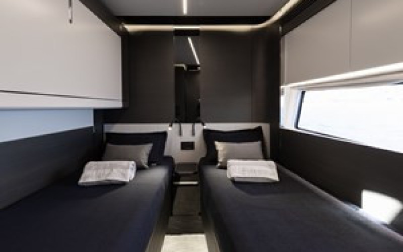 AZIMUT YACHTS S8 NEVER GIVE UP