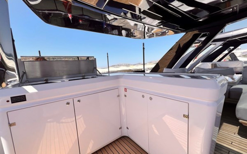 FERRETTI YACHTS 780 LD