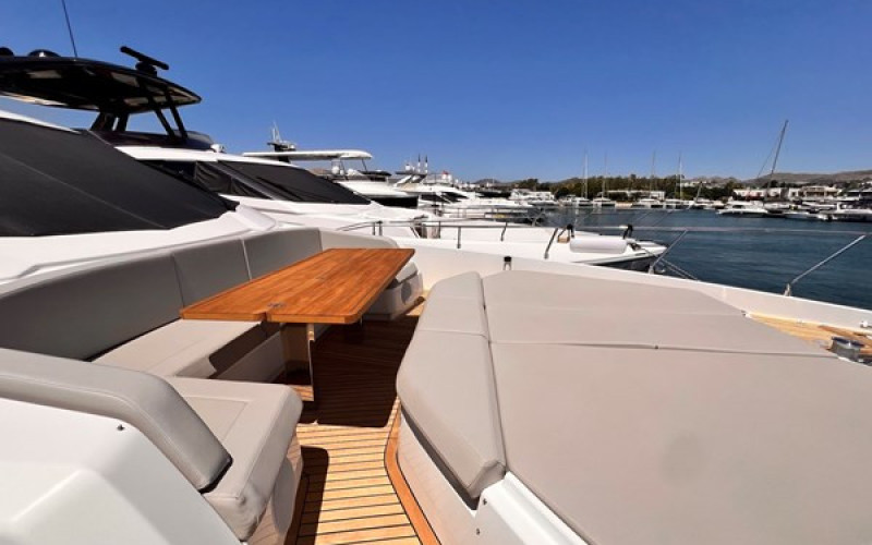 FERRETTI YACHTS 780 LD