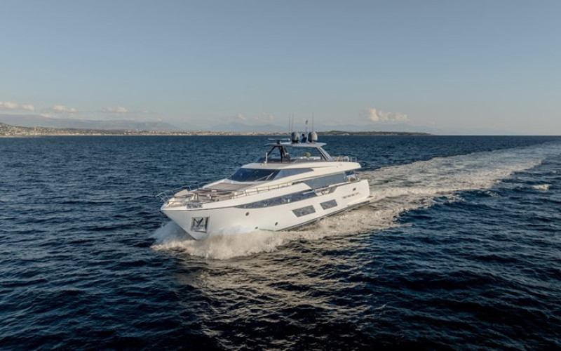 FERRETTI YACHTS 920 PIOLA