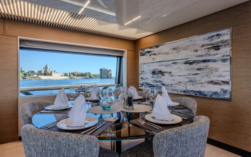 FERRETTI YACHTS 920 PIOLA