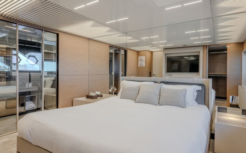 FERRETTI YACHTS 920 PIOLA