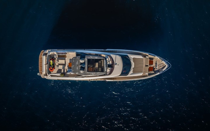 FERRETTI YACHTS 920 PIOLA