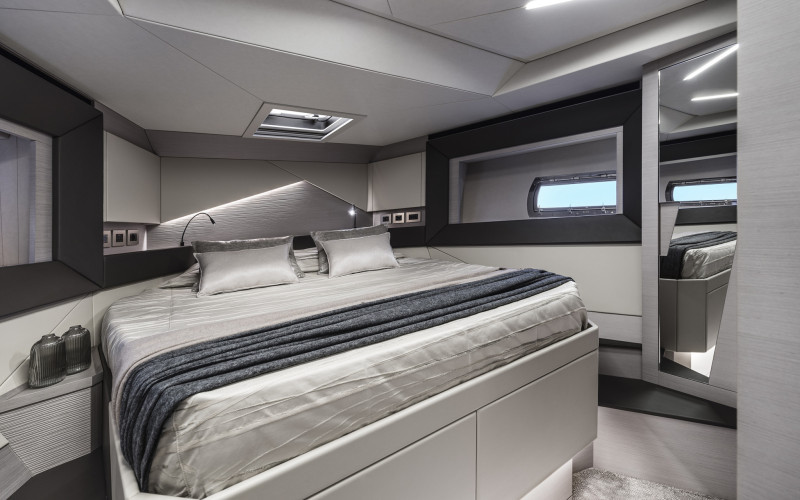 Pershing 7X