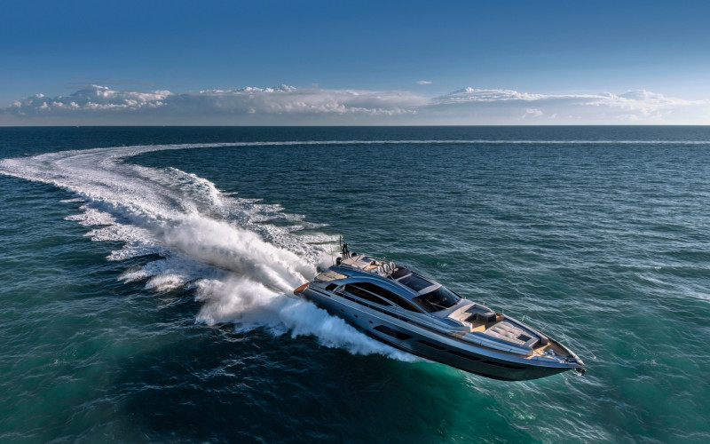Pershing 8X