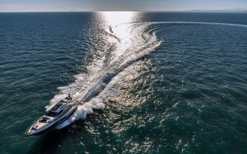 Pershing 8X