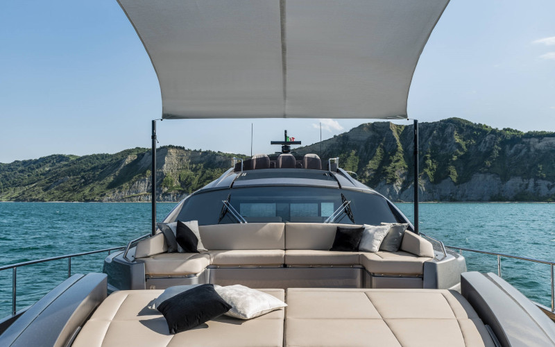 Pershing 8X