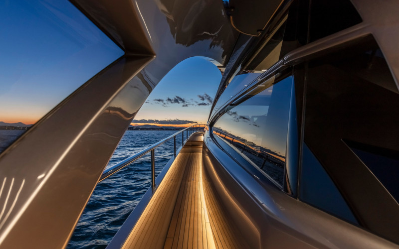 Pershing 8X