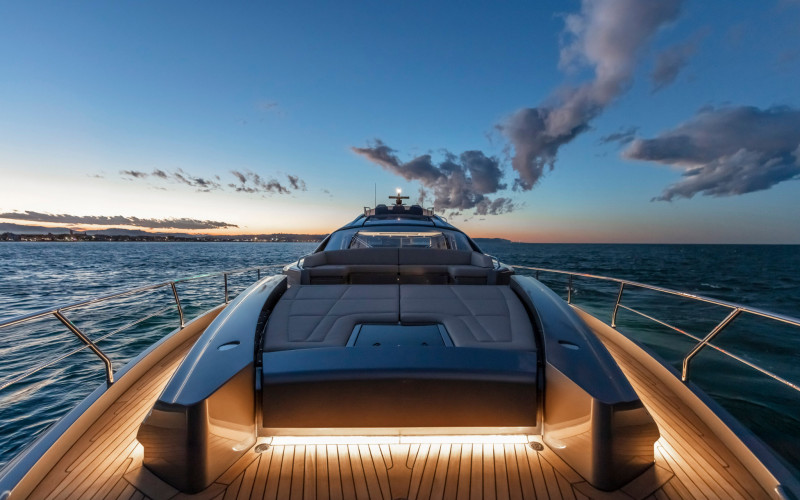 Pershing 8X