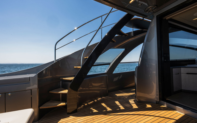 Pershing 8X