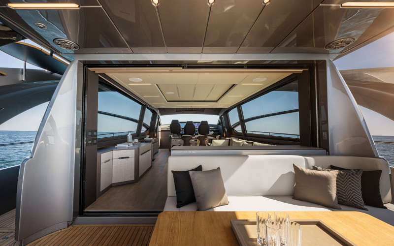 Pershing 8X