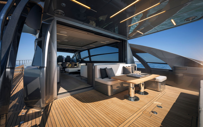 Pershing 8X