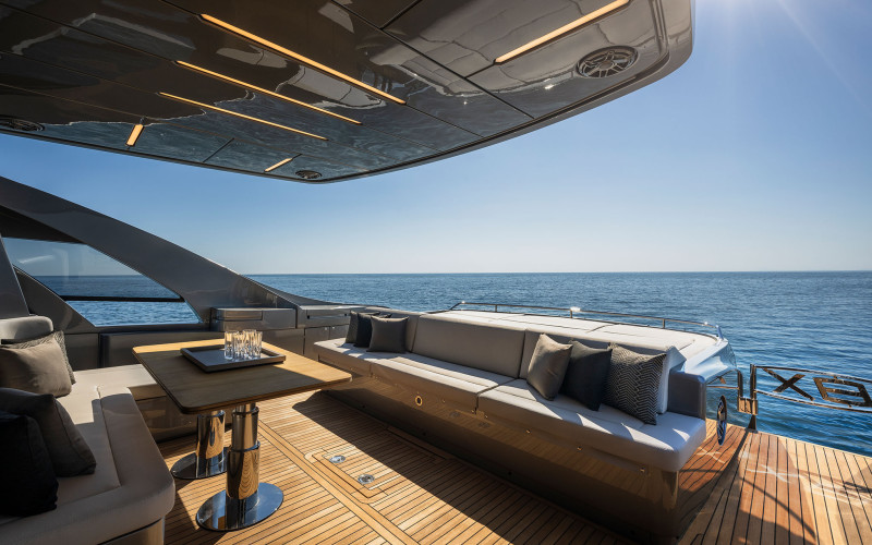 Pershing 8X