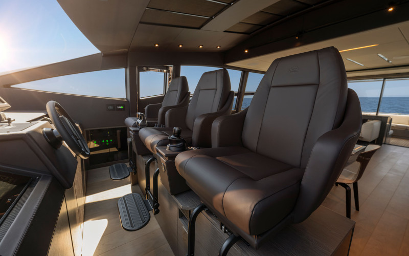 Pershing 8X