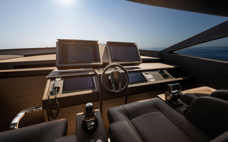 Pershing 8X