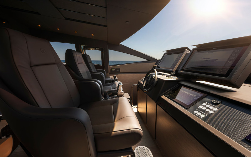 Pershing 8X
