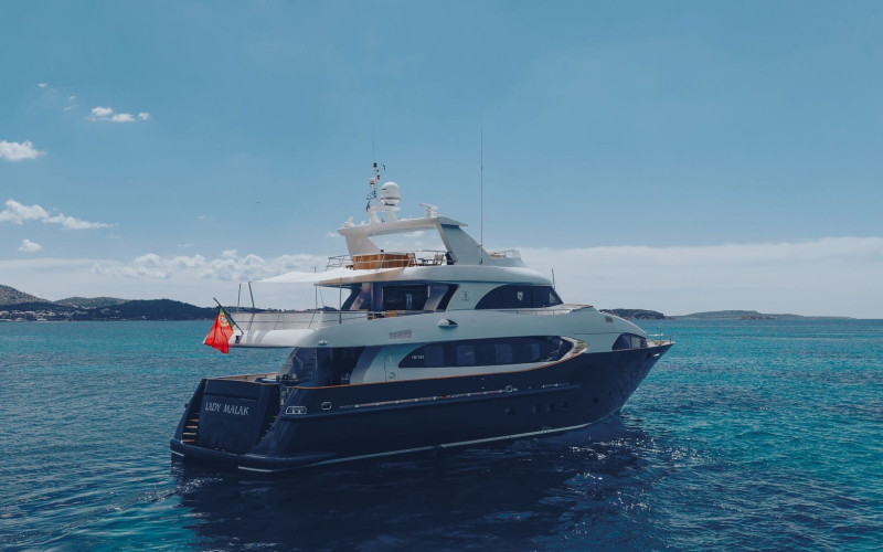 CBI NAVI 32 M M/Y LADY MALAK