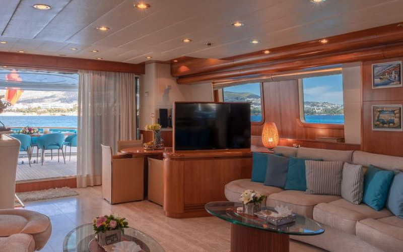 CBI NAVI 32 M M/Y LADY MALAK