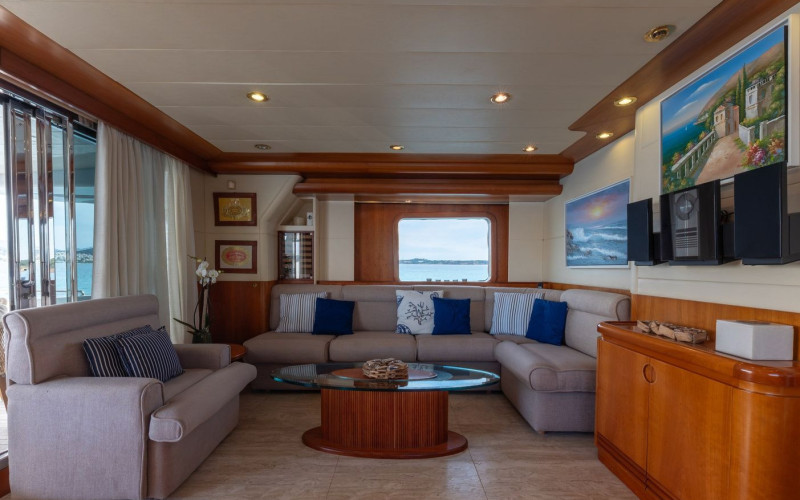 CBI NAVI 32 M M/Y LADY MALAK
