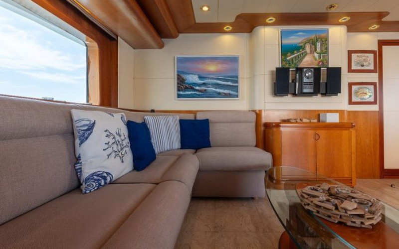 CBI NAVI 32 M M/Y LADY MALAK