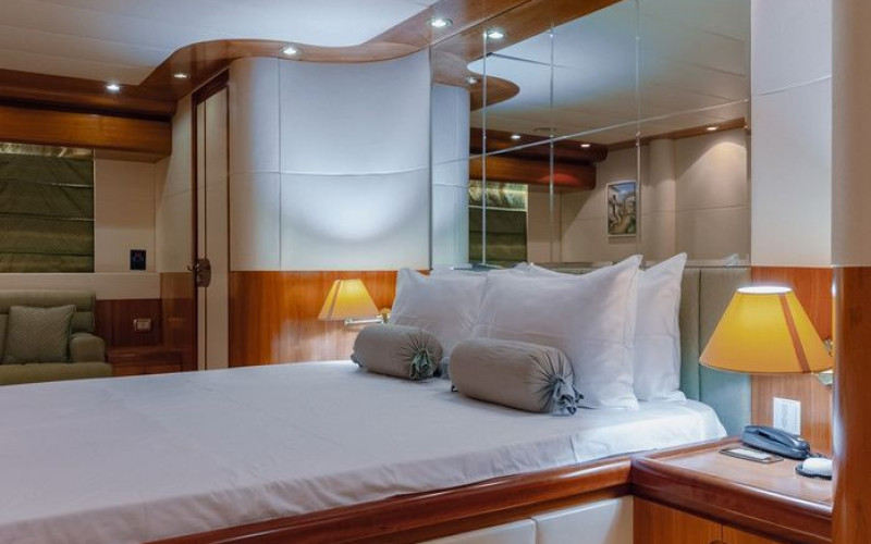 CBI NAVI 32 M M/Y LADY MALAK