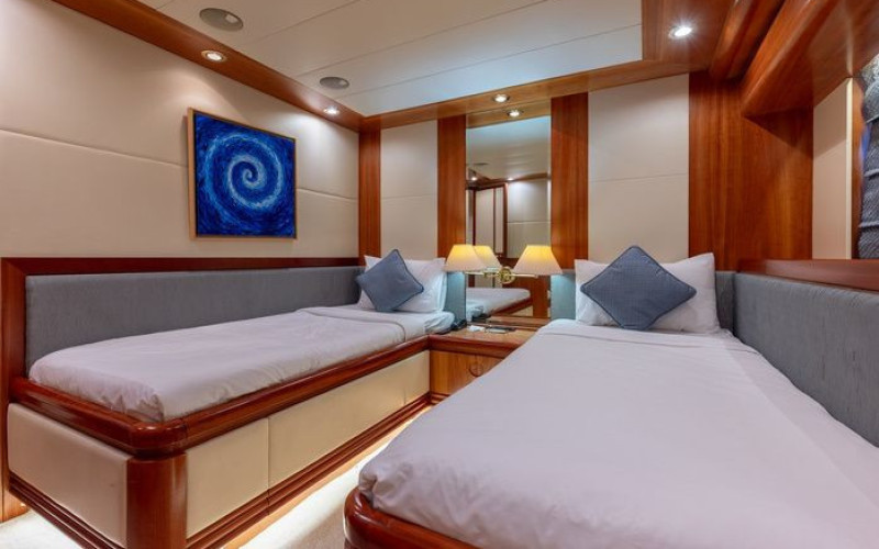 CBI NAVI 32 M M/Y LADY MALAK