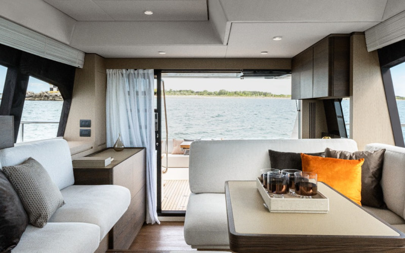Ferretti Yachts 500