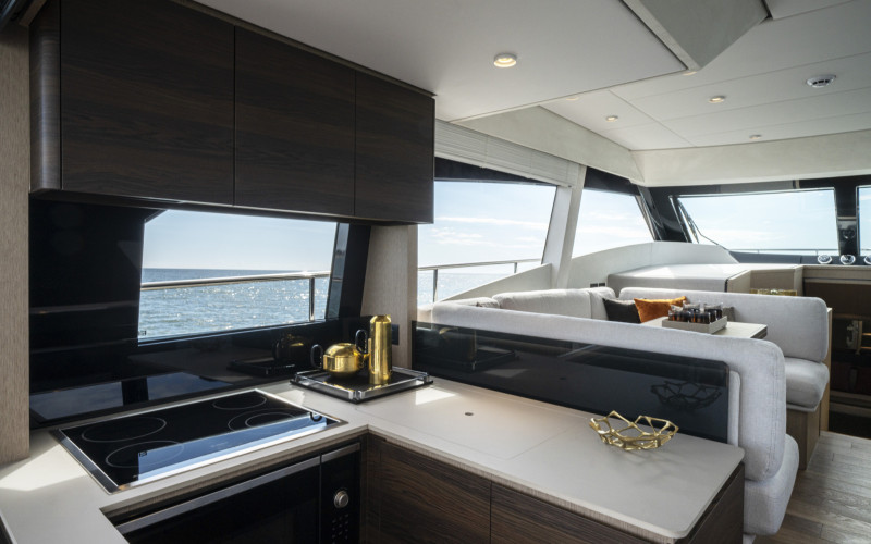 Ferretti Yachts 500